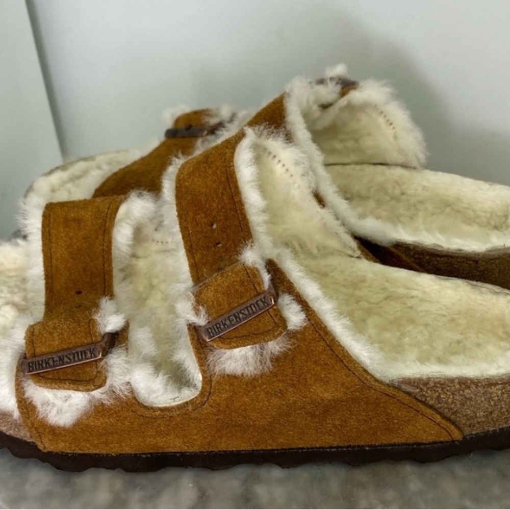 Birkenstock Tan Shearling Sandals 5 US.  EU36 - Picture 5 of 8